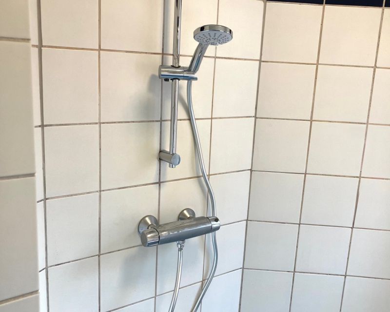 Bruser p&aring; badev&aelig;relse i lejlighed til leje i Randers C