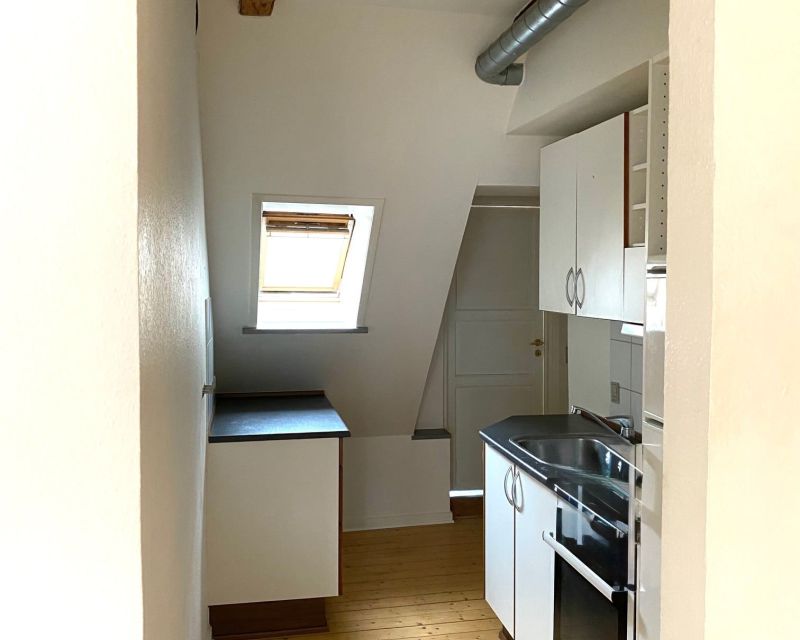 lyst k&oslash;kken i 2-v&aelig;relses lejlighed til leje i randers