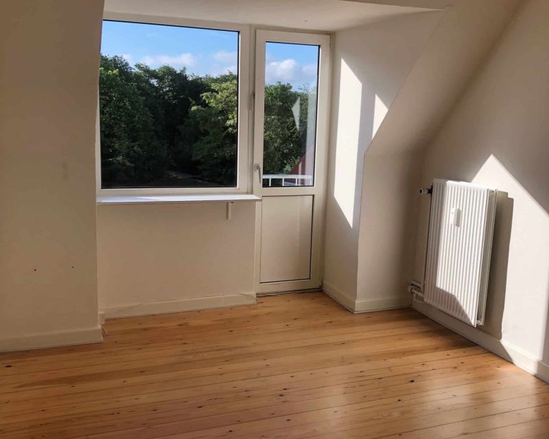 Sovev&aelig;relse med fransk altan i lejlighed til leje i Randers C